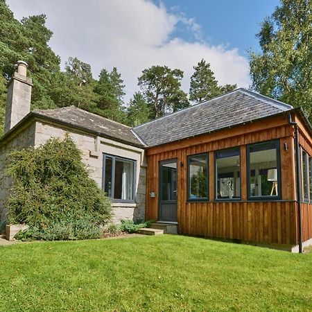 Amazing Cottage With Private Indoor Swim Pool And Hot Tub Grantown-on-Spey Exteriör bild