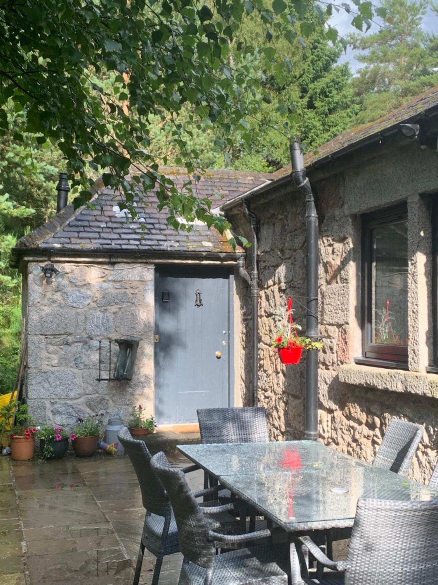 Amazing Cottage With Private Indoor Swim Pool And Hot Tub Grantown-on-Spey Exteriör bild